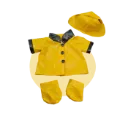 Gele regenjas met hoedje en botjes